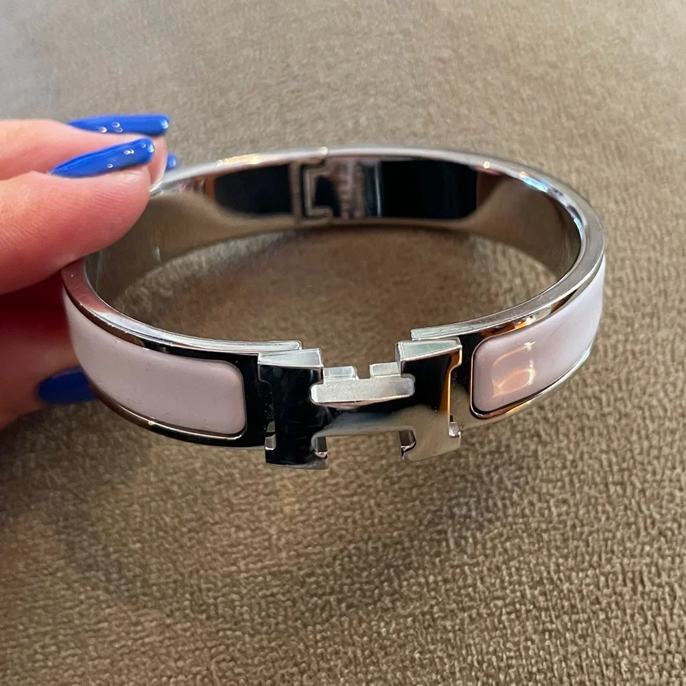 Hermes Clic H Bracelet - Picture 8 of 10